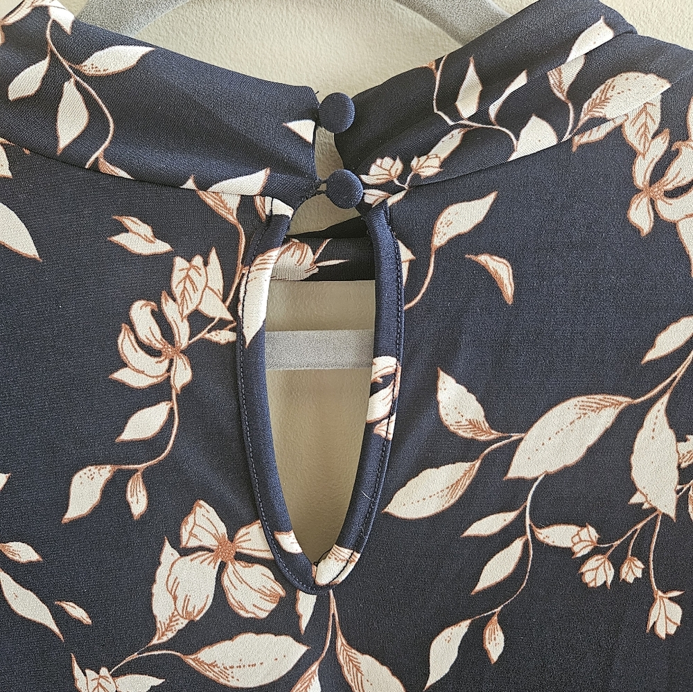 Torrid Black & Tan Floral Blouse - Picture 7 of 8